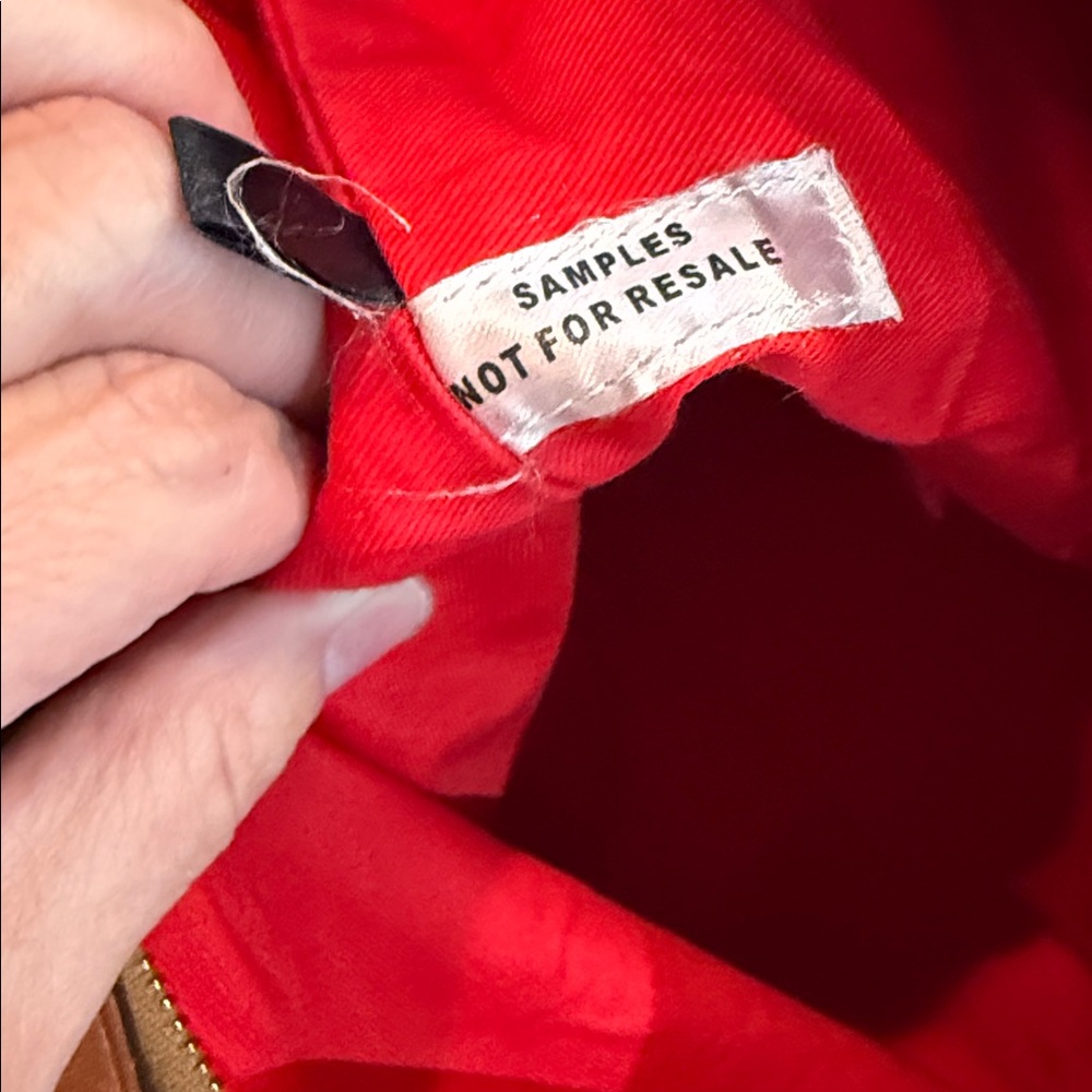 RARE Y2K Vintage Dooney & Bourke Red and Tan Pebbled Leather Hobo. EUC - Picture 15 of 16